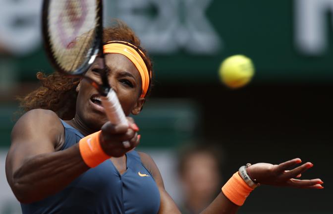 Il ciclone Serena Williams si abbatte su Roberta Vinci e ne segna la fine dell'avventura al Roland Garros di Parigi. Finisce 6-1 6-3, l'americana festeggia e approda ai quarti. Ap